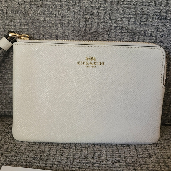 Coach Chalk Leather Corner Zip Wristlet NWT - Picture 4 of 12